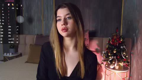 Snapshot of sara_lewiis chatting on 15, 12, 2025 Sara online show from 15, 12, 2025