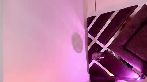 sara_lopee1 online show from 22, 9, 2025