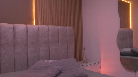 sara_lopee1 online show from 6, 2, 2026