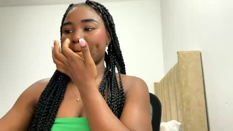 Snapshot of sara_muscle chatting on 27, 5, 2026 Sara online show from 27, 5, 2026