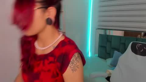 sara_red_x online show from 21, 5, 2026