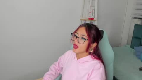 sara_red_x online show from 31, 5, 2026