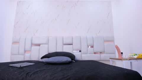 Snapshot of sara_sm1th_ chatting on 5, 5, 2026 sara_sm1th_ online show from 5, 5, 2026