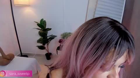 Snapshot of sara_sweett9 chatting on 5, 12, 2024 sara_sweett9 online show from 5, 12, 2024