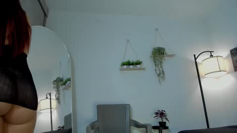 Snapshot of sara_sweett9 chatting on 19, 11, 2025 sara_sweett9 online show from 19, 11, 2025