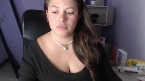 sara_thonson_ online show from 11, 12, 2024