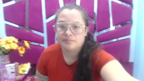 sara_thonson_ online show from 5, 2, 2025