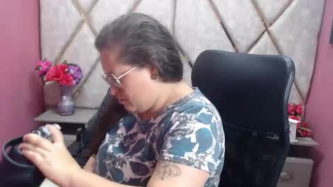 sara_thonson_ online show from 4, 3, 2026