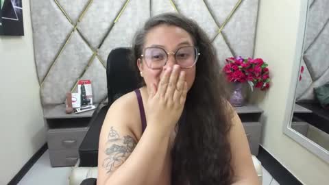 sara_thonson_ online show from 25, 4, 2026