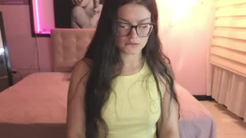 Snapshot of sara_valderrama_ chatting on 7, 5, 2026 sara_valderrama_ online show from 7, 5, 2026