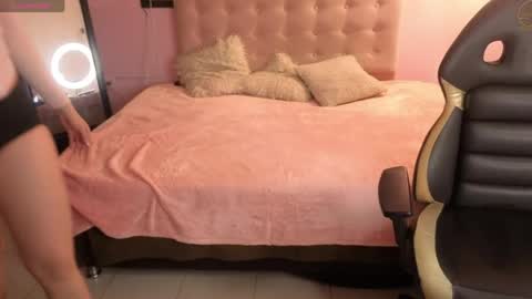Snapshot of sara_valderrama_ chatting on 3, 6, 2026 sara_valderrama_ online show from 3, 6, 2026