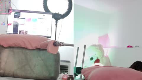 Snapshot of sara_velez_40 chatting on 25, 4, 2026 sara velez online show from 25, 4, 2026