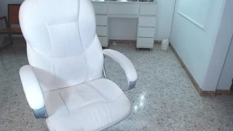 Snapshot of sara_y_rauw chatting on 5, 1, 2025 Sara online show from 5, 1, 2025