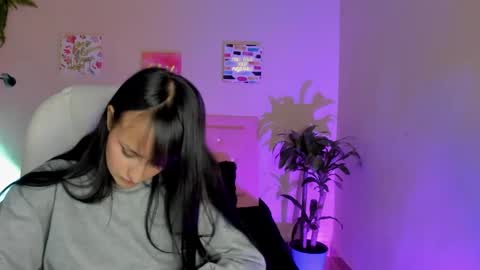 Sarah Ramirez online show from 27, 2, 2025