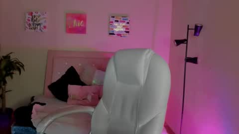 Sarah Ramirez online show from 12, 3, 2025