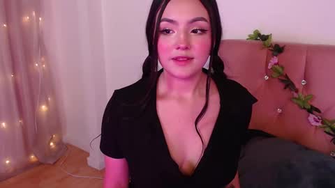 Snapshot of saraa_swett chatting on 14, 2, 2025 online show from 14, 2, 2025