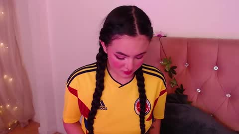 Snapshot of saraa_swett chatting on 21, 2, 2025 online show from 21, 2, 2025