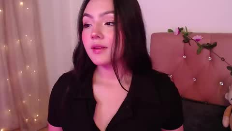 Snapshot of saraa_swett chatting on 3, 3, 2025 online show from 3, 3, 2025