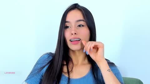 Snapshot of saraarchbould chatting on 5, 2, 2025 Sara online show from 5, 2, 2025