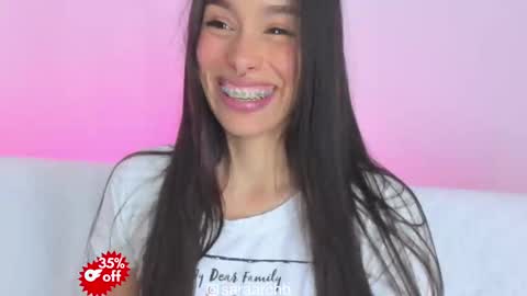 Snapshot of saraarchbould chatting on 20, 10, 2025 Sara online show from 20, 10, 2025