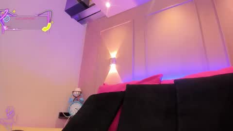 SaraAvila  online show from 17, 9, 2025