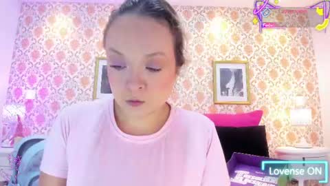 SaraAvila  online show from 12, 6, 2026