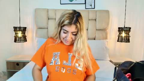 sarablonde_t online show from 1, 7, 2026