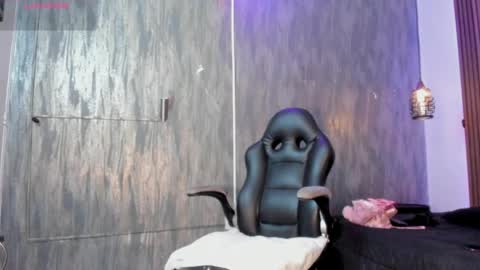   online show from 26, 4, 2026