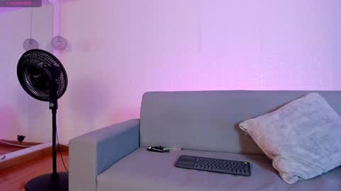 Snapshot of saracorraless chatting on 6, 12, 2024 Sara Everyday From 1430 to 2130 Col Time online show from 6, 12, 2024