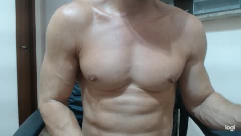 saradorj92 online show from 1, 2, 2025