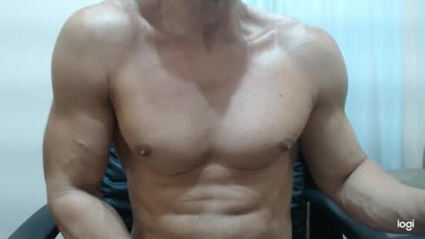 saradorj92 online show from 2, 2, 2025