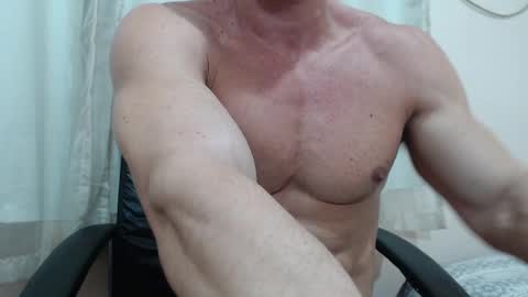 saradorj92 online show from 10, 9, 2025