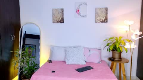 sarah  cinnamon online show from 27, 4, 2026