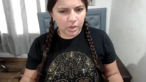 Snapshot of sarah_acero chatting on 21, 5, 2026 sarah online show from 21, 5, 2026