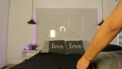 sarah_collens_ online show from 28, 5, 2026