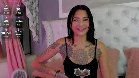 Snapshot of sarah_curtis chatting on 17, 11, 2025 Sarah online show from 17, 11, 2025