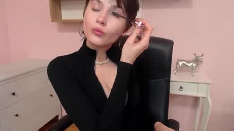 Sarah online show from 23, 4, 2026