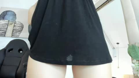 sarah_gothicgirl online show from 15, 4, 2026