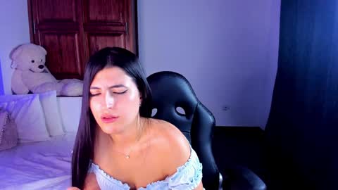 Sarah Independent model online show from 11, 1, 2025