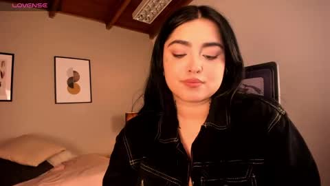 Snapshot of sarah_volkov chatting on 15, 12, 2024 online show from 15, 12, 2024