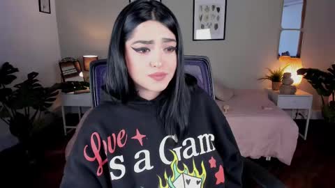 Snapshot of sarah_volkov chatting on 24, 2, 2025 online show from 24, 2, 2025