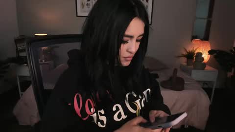 Snapshot of sarah_volkov chatting on 24, 2, 2025 online show from 24, 2, 2025