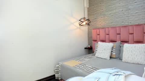 Sarah Deyvis online show from 10, 2, 2025