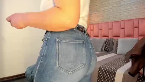 Sarah Deyvis online show from 27, 2, 2025