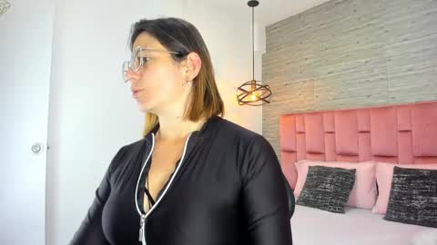 Sarah Deyvis online show from 30, 9, 2025