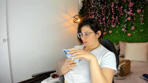 Sarah Deyvis online show from 2, 12, 2025