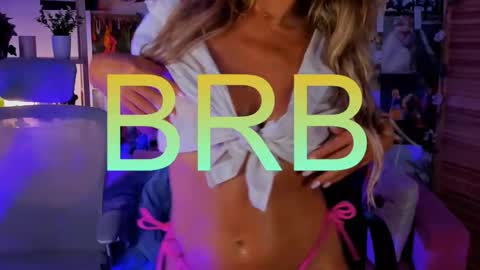 Snapshot of sarahholly chatting on 24, 10, 2025 Divine Sarah NONUDE model online show from 24, 10, 2025