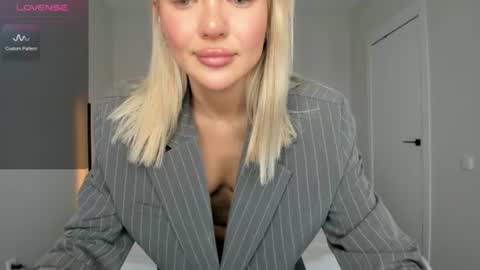 sarahphyllis online show from 11, 6, 2026