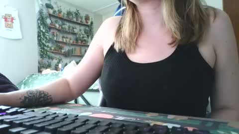 Snapshot of sarahpmummy chatting on 30, 5, 2026 Sarah online show from 30, 5, 2026