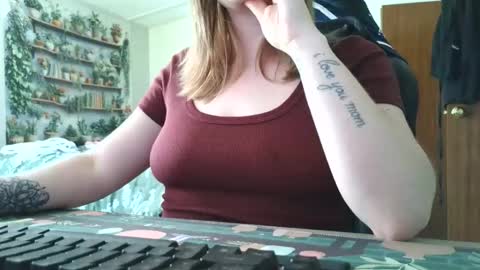 Snapshot of sarahpmummy chatting on 3, 6, 2026 Sarah online show from 3, 6, 2026